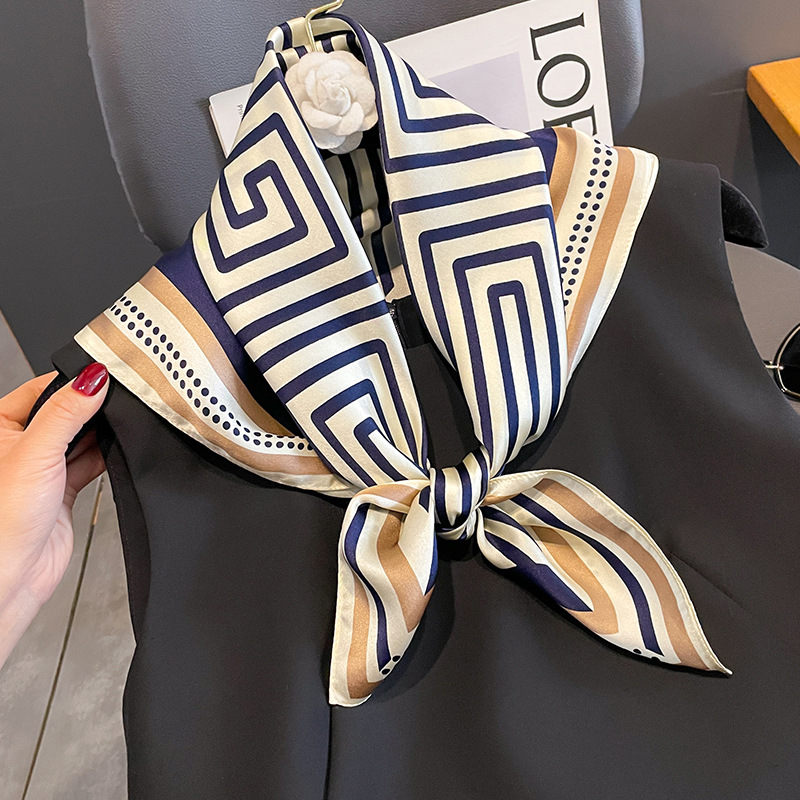Luxe Merk Halsdoek Lente Vierk - Wrist Wraps recensie en prijs